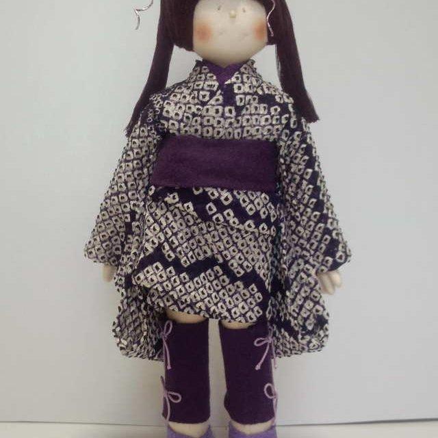 ハンドメイドドール 布人形 かわいい女の子 和柄着物 忍者風 和風 紫 パープル ギフト プレゼント お祝い ハンドメイドマーケット Minne