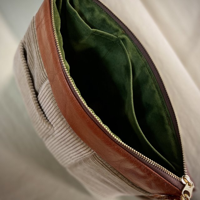 立体感抜群 クラッチバッグ 本革 コーデュロイ パッチワーク Minne 日本最大級のハンドメイド 手作り通販サイト