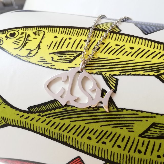 Fish 魚 英語文字絵ペンダント ハンドメイドマーケット Minne Fish 魚 英語文字絵ペンダント ハンドメイドマーケット Minne