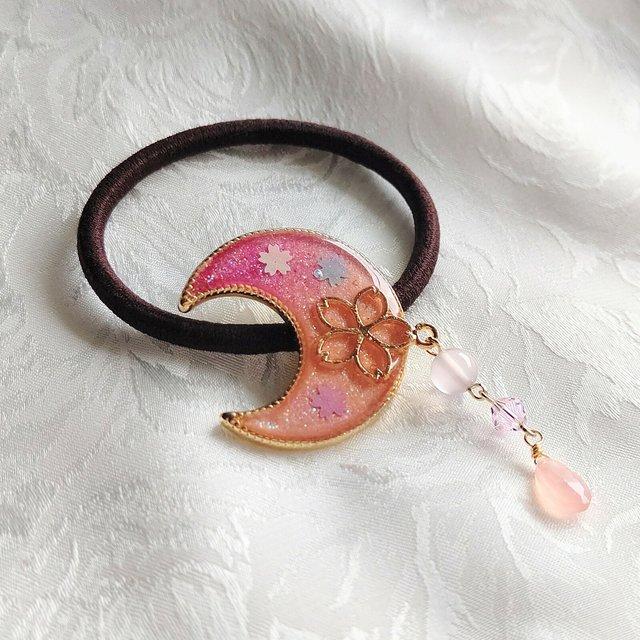 ピンクグラデーションの桜と月レジンヘアゴム Minne 日本最大級のハンドメイド 手作り通販サイト ピンクグラデーションの桜と月レジンヘアゴム Minne 日本最大級のハンドメイド 手作り通販サイト