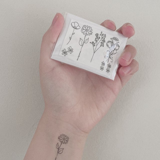 タトゥーシール 色なし花1 1シート 韓国 おまけ付き 花 向日葵 Minne 日本最大級のハンドメイド 手作り通販サイト タトゥーシール 色なし花1 1シート 韓国 おまけ付き 花 向日葵 Minne 日本最大級のハンドメイド 手作り通販サイト