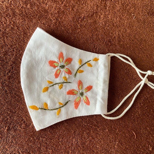 立体マスク 手刺繍 花柄a ハンドメイドマーケット Minne 立体マスク 手刺繍 花柄a ハンドメイドマーケット Minne
