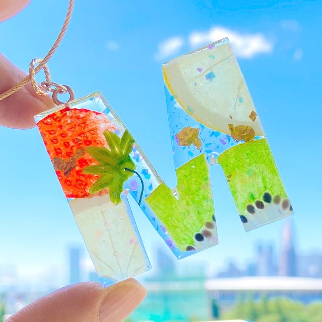 変色しない押しフルーツ イニシャルキーホルダー 樹脂粘土 Minne 日本最大級のハンドメイド 手作り通販サイト 変色しない押しフルーツ イニシャルキーホルダー 樹脂粘土 Minne 日本最大級のハンドメイド 手作り通販サイト