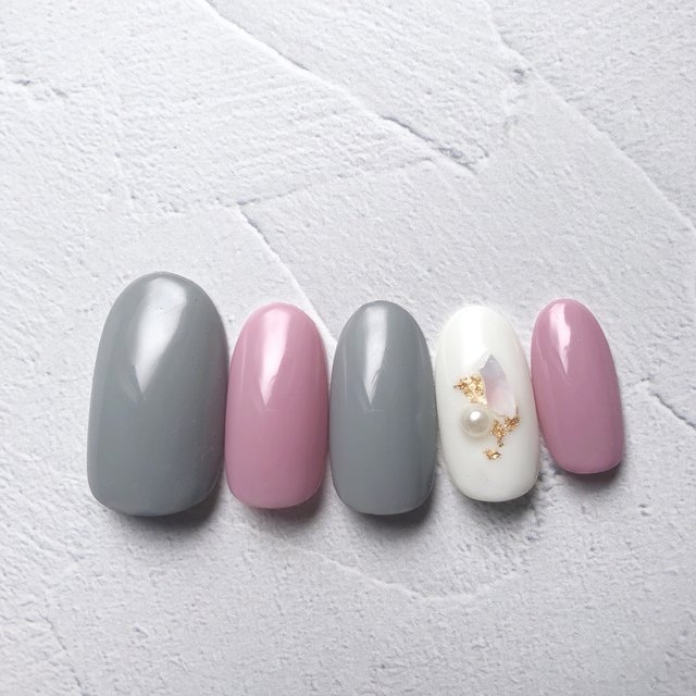 シェル金箔パール くすみピンク グレーのシンプルネイル ハンドメイドマーケット Minne シェル金箔パール くすみピンク グレーのシンプルネイル ハンドメイドマーケット Minne