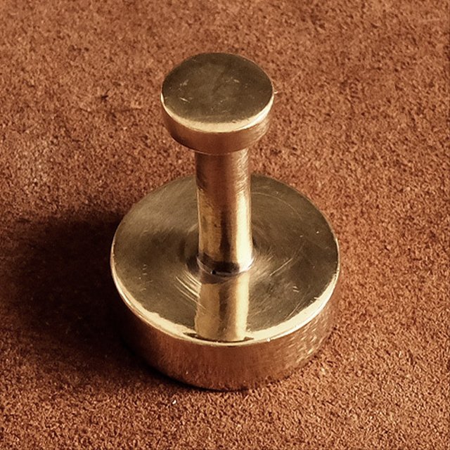 真鍮 グリップフック マグネット キーホルダー キーフック 収納 小物掛け 玄関 キッチン 冷蔵庫 便利グッズ 磁石 ハンドメイドマーケット Minne 真鍮 グリップフック マグネット キーホルダー キーフック 収納 小物掛け 玄関 キッチン 冷蔵庫 便利グッズ 磁石 ハンドメイドマーケット Minne