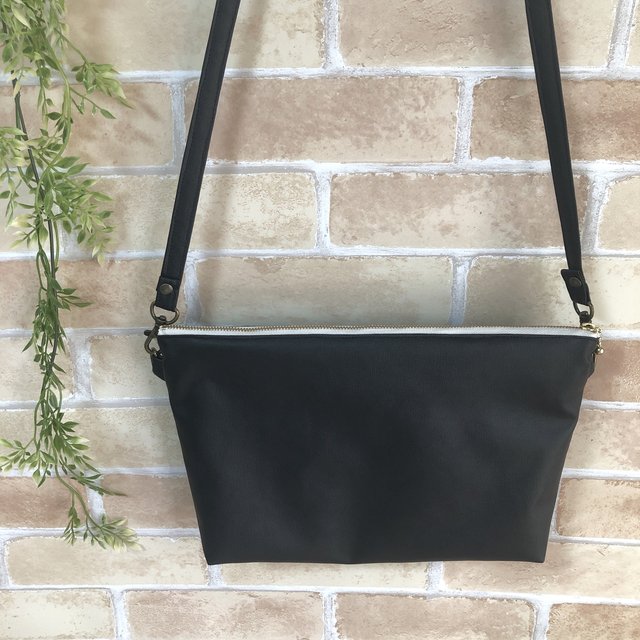 大人可愛い ちょっとしたお出かけに 合皮レザー ショルダーバッグ ハンドメイドマーケット Minne 大人可愛い ちょっとしたお出かけに 合皮レザー ショルダーバッグ ハンドメイドマーケット Minne