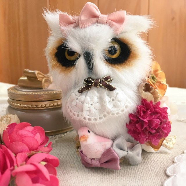 白いミミズクさん ブローチ ハンドメイドマーケット Minne 白いミミズクさん ブローチ ハンドメイドマーケット Minne