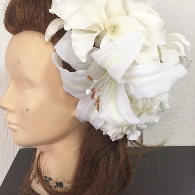 造花髪飾り(カサブランカと白い造花)