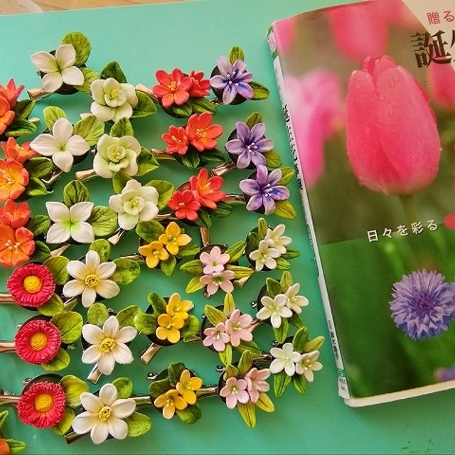 ３月１日生まれの誕生花ブローチ Minne 日本最大級のハンドメイド 手作り通販サイト