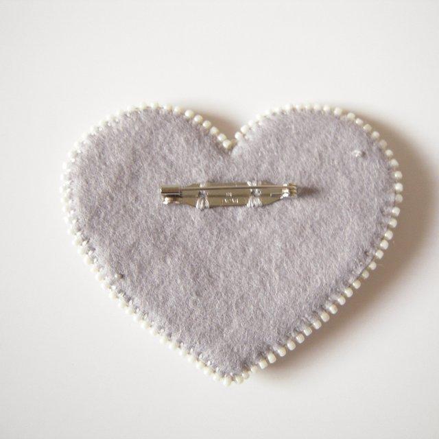 再 花とハートの刺繍ブローチ 357 Flowers In Heart Brooch ハンドメイドマーケット Minne 再 花とハートの刺繍ブローチ 357 Flowers In Heart Brooch ハンドメイドマーケット Minne