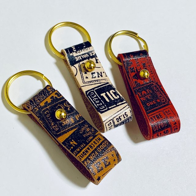 小さめ おしゃれ 革のキーホルダー Minne 日本最大級のハンドメイド 手作り通販サイト 小さめ おしゃれ 革のキーホルダー Minne 日本最大級のハンドメイド 手作り通販サイト