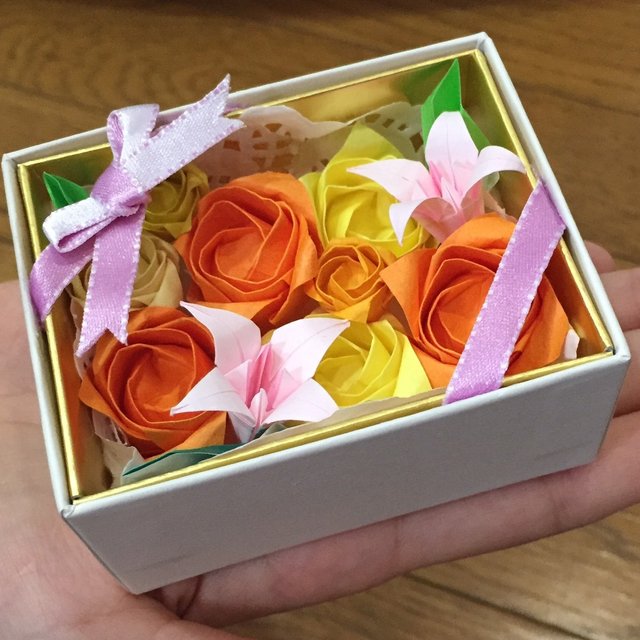 折り紙 花ボックスをプレゼントに ハンドメイドマーケット Minne