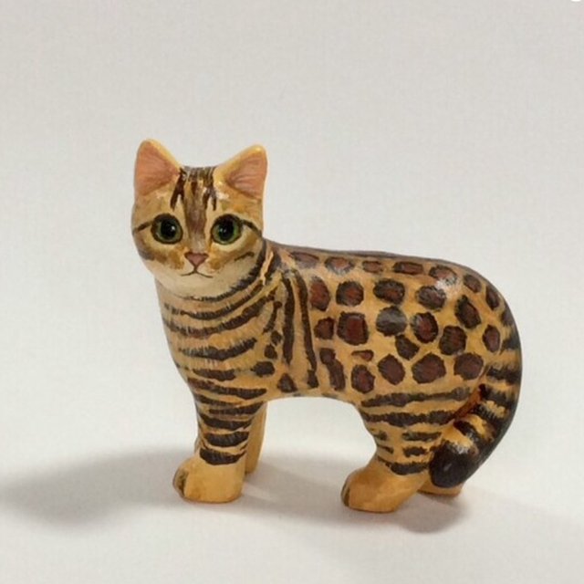 ベンガル猫の置物 Minne 日本最大級のハンドメイド 手作り通販サイト