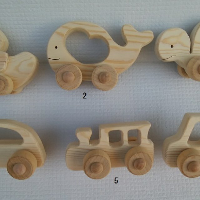 木の車おもちゃ　2個