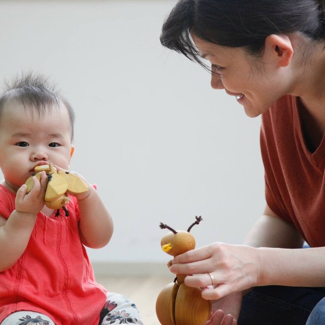 赤ちゃんガラガラ名前セット 木のおもちゃ ぶた ベビーにも安全 動物 出産祝い ファーストトイ おしゃれ ハンドメイドマーケット Minne 赤ちゃんガラガラ名前セット 木のおもちゃ ぶた ベビーにも安全 動物 出産祝い ファーストトイ おしゃれ ハンドメイドマーケット Minne