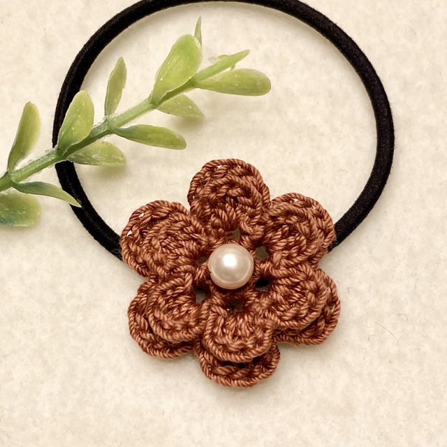 送料無料・flower crochetのヘアゴム　terracotta