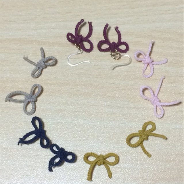 タティングレースで編んだリボンのピアス イヤリング Minne 日本最大級のハンドメイド 手作り通販サイト タティングレースで編んだリボンのピアス イヤリング Minne 日本最大級のハンドメイド 手作り通販サイト