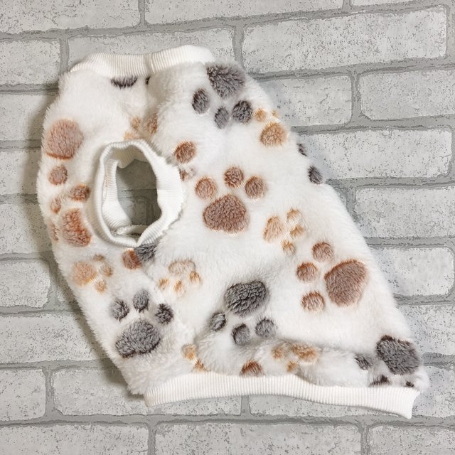犬服 服 ハンドメイド フリース タンクトップ 肉球柄 Minne 日本最大級のハンドメイド 手作り通販サイト 犬服 服 ハンドメイド フリース タンクトップ 肉球柄 Minne 日本最大級のハンドメイド 手作り通販サイト