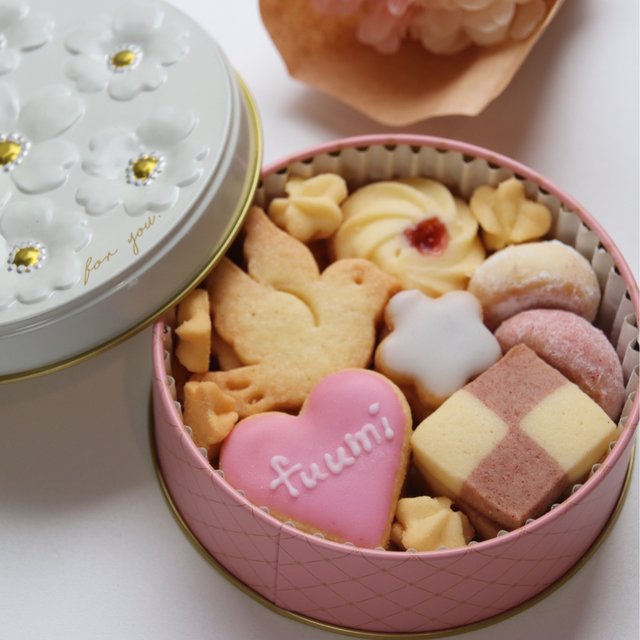 お花のクッキー缶 ピンク ご購入からお届けまで約３週間 Minne 日本最大級のハンドメイド 手作り通販サイト