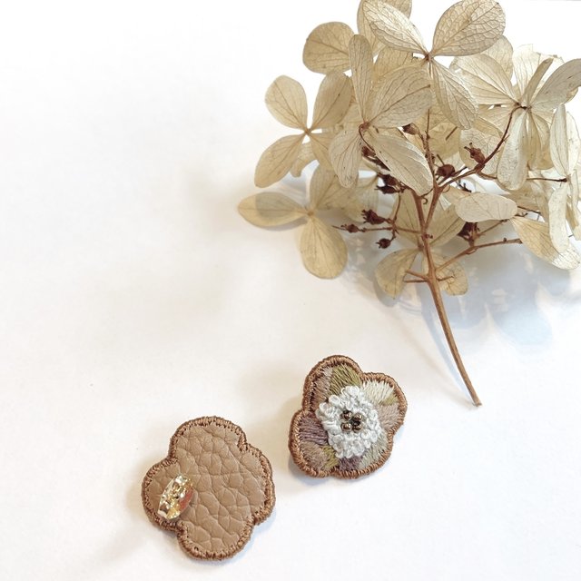 幾何学模様なお花の刺繍ピアス ハンドメイドマーケット Minne 幾何学模様なお花の刺繍ピアス ハンドメイドマーケット Minne