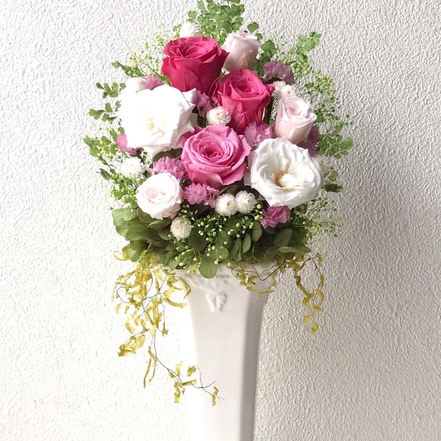 プリザーブドフラワーの縦型アレンジ オールプリザーブドフラワー薔薇ピンク白プレゼント誕生日結婚式サプライズギフト ハンドメイドマーケット Minne プリザーブドフラワーの縦型アレンジ オールプリザーブドフラワー薔薇ピンク白プレゼント誕生日結婚式サプライズギフト ハンドメイドマーケット Minne