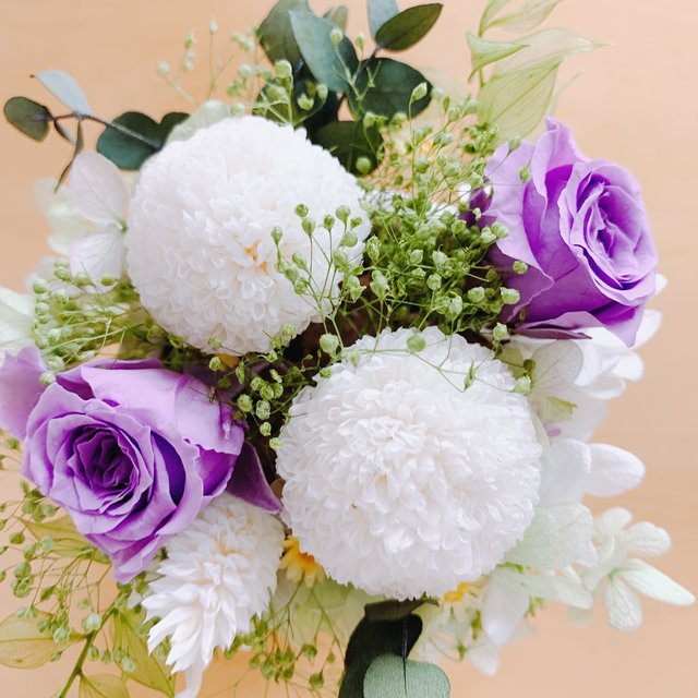 プリンセスライラック薔薇とポンポン菊のアレンジ Minne 日本最大級のハンドメイド 手作り通販サイト プリンセスライラック薔薇とポンポン菊のアレンジ Minne 日本最大級のハンドメイド 手作り通販サイト
