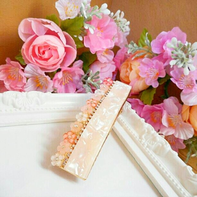 再販 4 大人の花かんむり エレガントなヘアクリップ 大人可愛い 花 送料無料 プレゼント ラッピング対応 ハンドメイドマーケット Minne 再販 4 大人の花かんむり エレガントなヘアクリップ 大人可愛い 花 送料無料 プレゼント ラッピング対応 ハンドメイドマーケット Minne