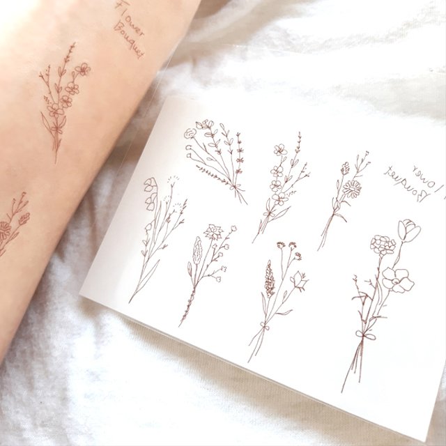 Flower Bouquet かわいい花束のブラウン色の線画のタトゥーシール Minne 日本最大級のハンドメイド 手作り通販サイト Flower Bouquet かわいい花束のブラウン色の線画のタトゥーシール Minne 日本最大級のハンドメイド 手作り通販サイト