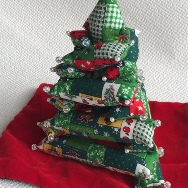 手作り 布 スッキリ収納出来る クリスマスツリー パッチワーク風 ハンドメイドマーケット Minne