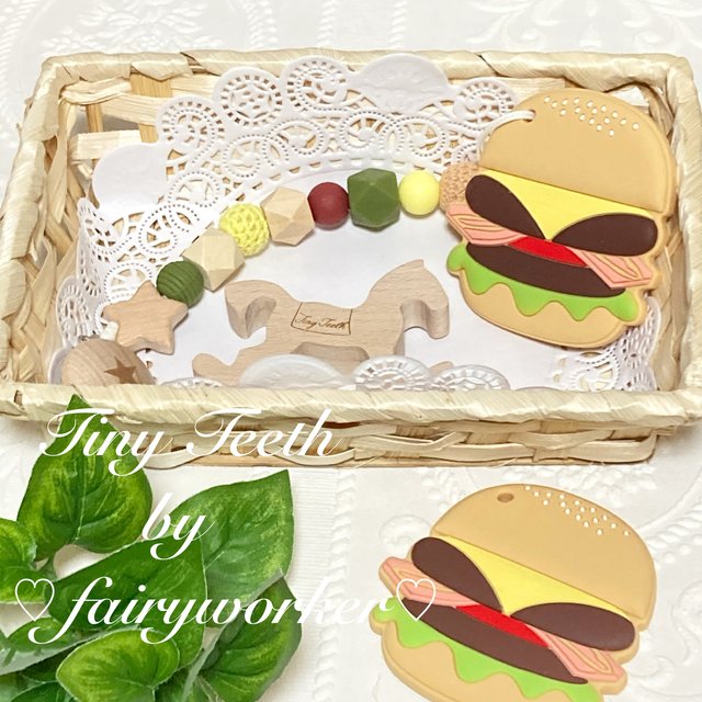 Tiny Teeth ハンバーガー おもちゃホルダー 歯固め おしゃぶりホルダー 出産祝い Minne 日本最大級のハンドメイド 手作り通販サイト Tiny Teeth ハンバーガー おもちゃホルダー 歯固め おしゃぶりホルダー 出産祝い Minne 日本最大級のハンドメイド 手作り通販サイト