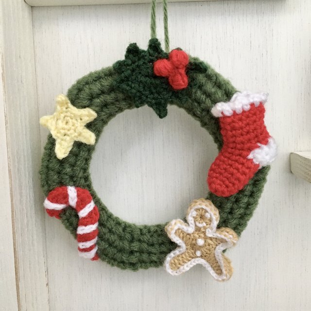 クリスマスリース飾り 大 かぎ針編みモチーフたくさん Minne 日本最大級のハンドメイド 手作り通販サイト クリスマスリース飾り 大 かぎ針編みモチーフたくさん Minne 日本最大級のハンドメイド 手作り通販サイト