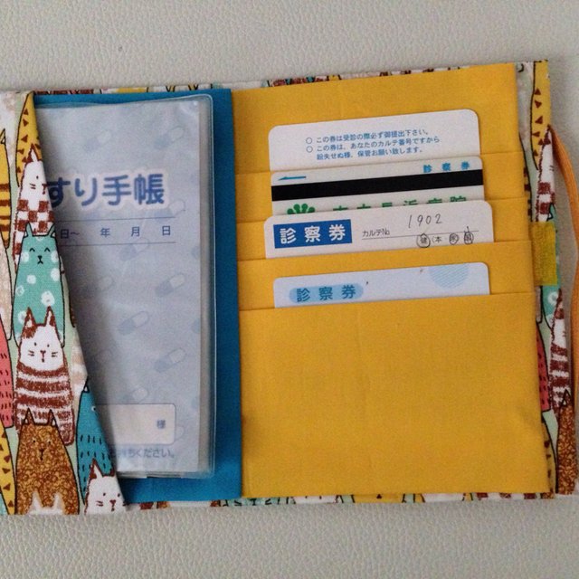 ネコ柄お薬手帳 診察券収納ケース ハンドメイドマーケット Minne ネコ柄お薬手帳 診察券収納ケース ハンドメイドマーケット Minne