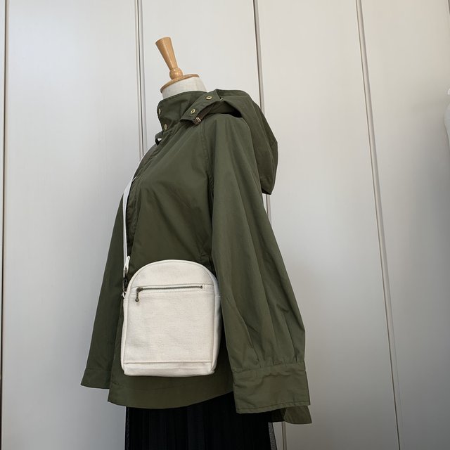 シンプルなミニバッグ 3way ショルダーバッグ メンズポーチにも 帆布サコッシュ アイボリー Warabi No ハンドメイドマーケット Minne シンプルなミニバッグ 3way ショルダーバッグ メンズポーチにも 帆布サコッシュ アイボリー Warabi No ハンドメイドマーケット Minne