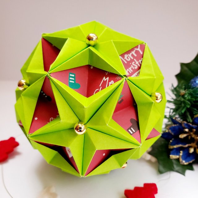 冬のくす玉 クリスマス飾り ハンドメイドマーケット Minne 冬のくす玉 クリスマス飾り ハンドメイドマーケット Minne