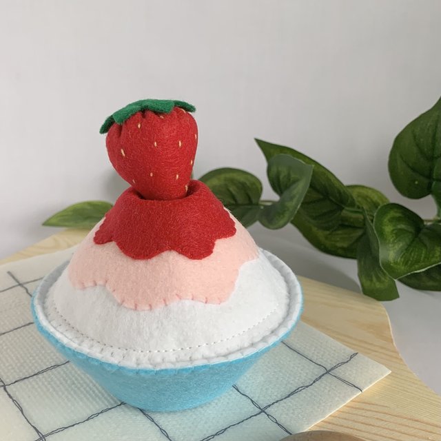 いちごシロップ 溶けちゃうかき氷フェルト Minne 日本最大級のハンドメイド 手作り通販サイト いちごシロップ 溶けちゃうかき氷フェルト Minne 日本最大級のハンドメイド 手作り通販サイト