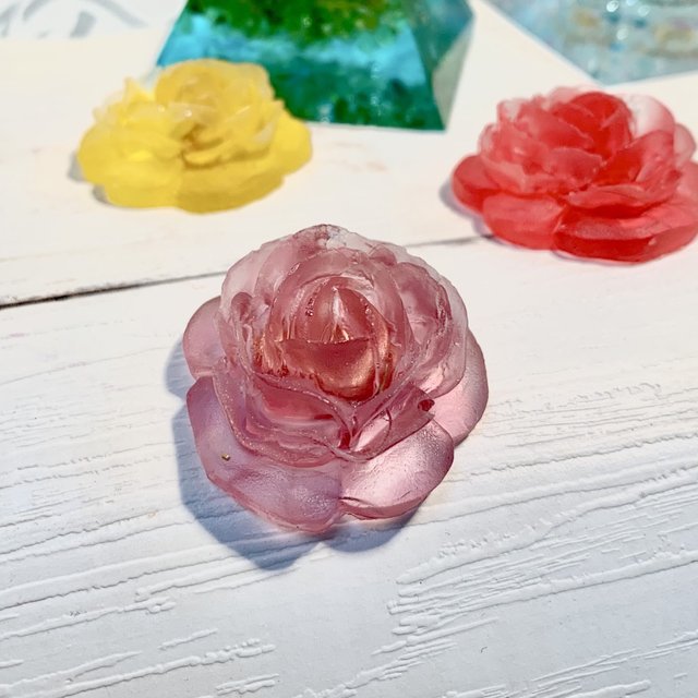 小さな薔薇型オルゴナイト くすみピンクの薔薇 満開虫食いタイプ 天然石インテリア 水晶 占い付 スピリチュアルアイテム Minne 日本最大級のハンドメイド 手作り通販サイト 小さな薔薇型オルゴナイト くすみピンクの薔薇 満開虫食いタイプ 天然石インテリア 水晶 占い付 スピリチュアルアイテム Minne 日本最大級のハンドメイド 手作り通販サイト