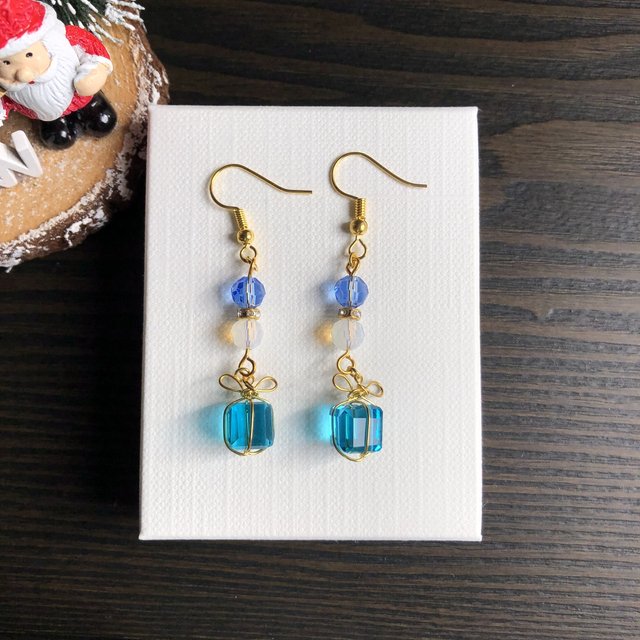 ホワイトクリスマス プレゼントbox イヤリング ハンドメイドマーケット Minne ホワイトクリスマス プレゼントbox イヤリング ハンドメイドマーケット Minne
