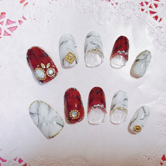赤 白大理石ネイル 送料込 ハンドメイドマーケット Minne