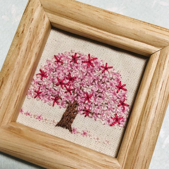 刺繍フレーム 桜の樹 お花の刺繍 インテリア雑貨 壁飾りハンドメイド ハンドメイドマーケット Minne 刺繍フレーム 桜の樹 お花の刺繍 インテリア雑貨 壁飾りハンドメイド ハンドメイドマーケット Minne