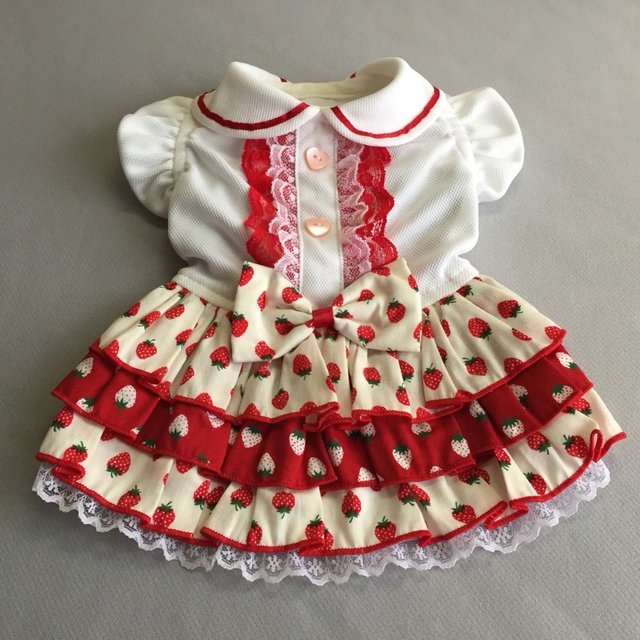 プチいちご柄 フリフリスカートのワンピース ハンドメイドマーケット Minne プチいちご柄 フリフリスカートのワンピース ハンドメイドマーケット Minne