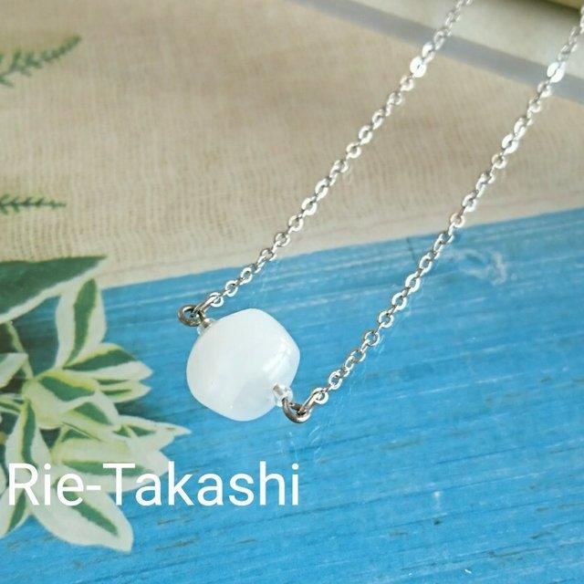 白いトンボ玉のシンプルネックレス Minne 日本最大級のハンドメイド 手作り通販サイト 白いトンボ玉のシンプルネックレス Minne 日本最大級のハンドメイド 手作り通販サイト