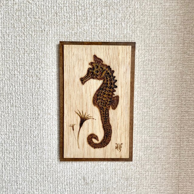 小さな木の絵画 焼き絵 タツノオトシゴ Cavallo De Mar ハンドメイドマーケット Minne 小さな木の絵画 焼き絵 タツノオトシゴ Cavallo De Mar ハンドメイドマーケット Minne