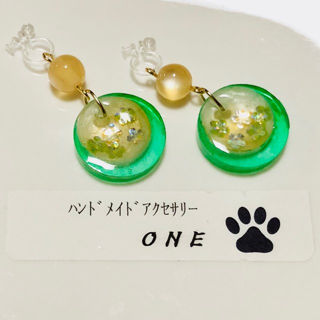 レジン 二層切替 花 イヤリング ピアス ハンドメイドマーケット Minne レジン 二層切替 花 イヤリング ピアス ハンドメイドマーケット Minne