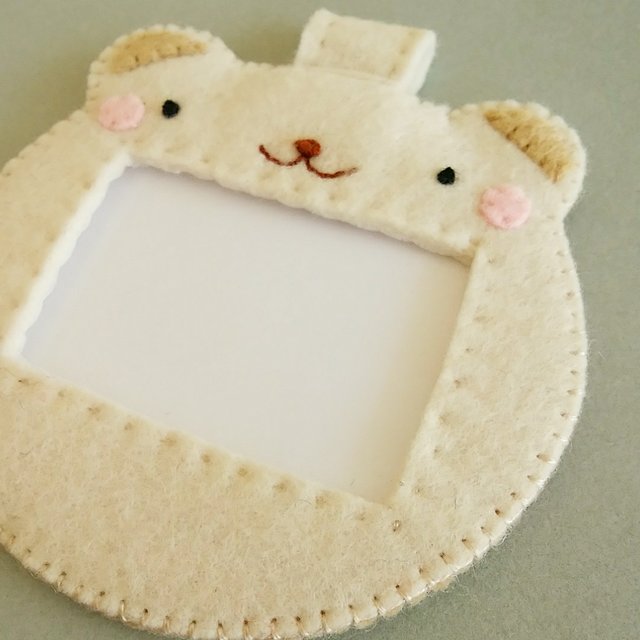 白い犬のまんまるフェルト名札 ハンドメイドマーケット Minne