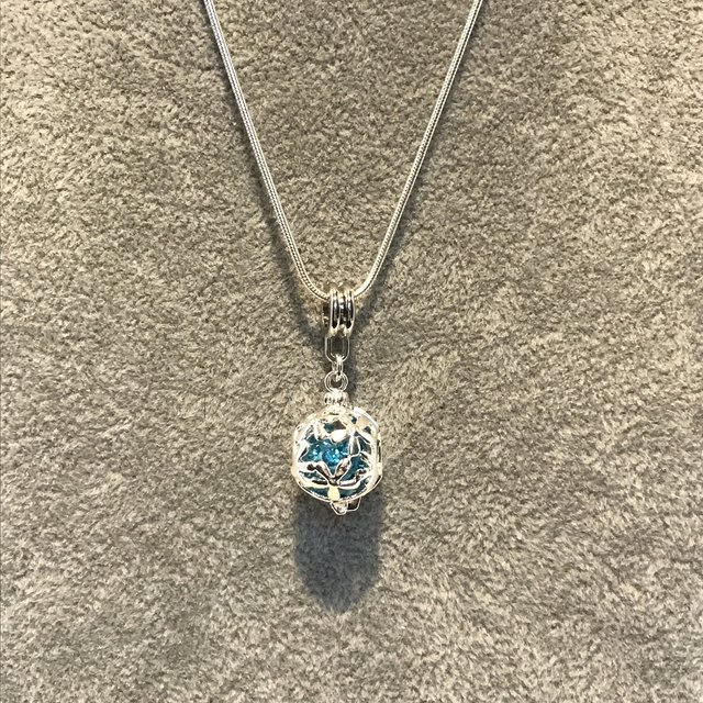 再販⭐ キー 鍵 チャーム アロマペンダント アロマネックレス メモリー