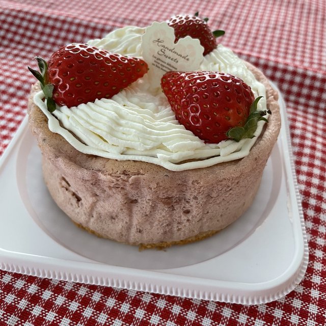 ピンク色が可愛い いちごのメレンゲチーズケーキ 15cm 送料込み 全国 沖縄 離島除く 冷蔵便可能 ハンドメイドマーケット Minne ピンク色が可愛い いちごのメレンゲチーズケーキ 15cm 送料込み 全国 沖縄 離島除く 冷蔵便可能 ハンドメイドマーケット Minne