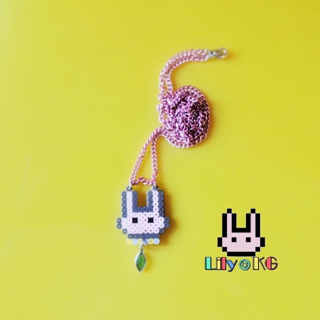 限定品 ウサギのリリィさんネックレス おめかしver ドット絵 アイロンビーズ ハンドメイドマーケット Minne 限定品 ウサギのリリィさんネックレス おめかしver ドット絵 アイロンビーズ ハンドメイドマーケット Minne