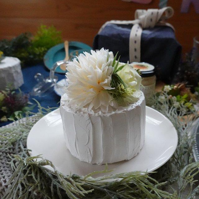 ドーム型花飾り 純白ホワイト バースデーケーキやウエディングボードの飾りに ハンドメイドマーケット Minne