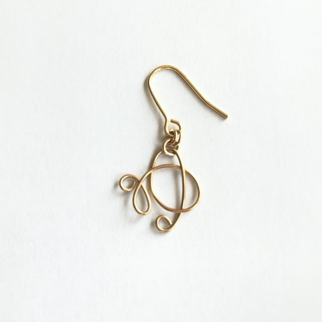 片耳販売 ひらがな ゆ ピアス ハンドメイドマーケット Minne 片耳販売 ひらがな ゆ ピアス ハンドメイドマーケット Minne