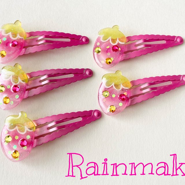 いちごのパッチン留め Minne 日本最大級のハンドメイド 手作り通販サイト いちごのパッチン留め Minne 日本最大級のハンドメイド 手作り通販サイト